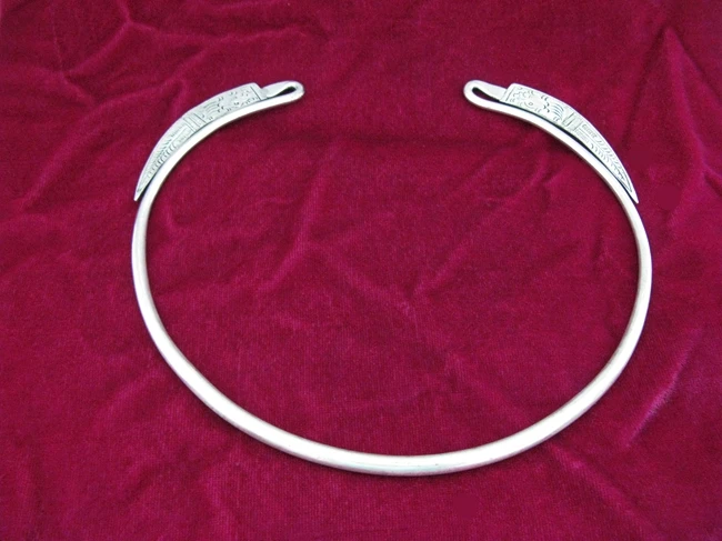 Guizhou этнический стиль ручной работы Miao Серебряный тяжелый резной индивидуальный