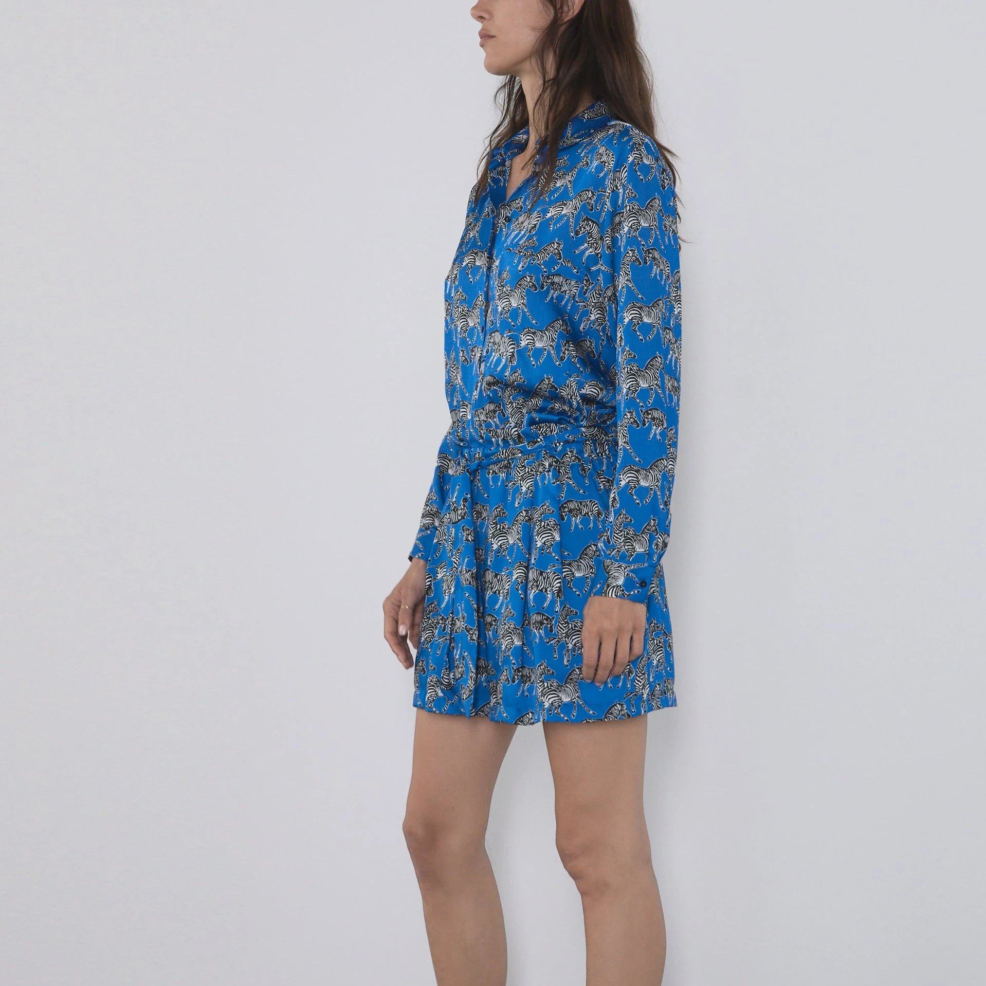 Женский комплект из двух предметов синяя рубашка с длинным рукавом и принтом в