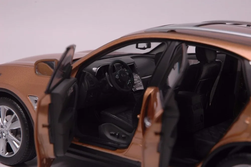 1:18 литья под давлением модель для Infiniti QX70 Золото внедорожник сплав игрушечный автомобиль миниатюрная коллекция подарок FX50 FX