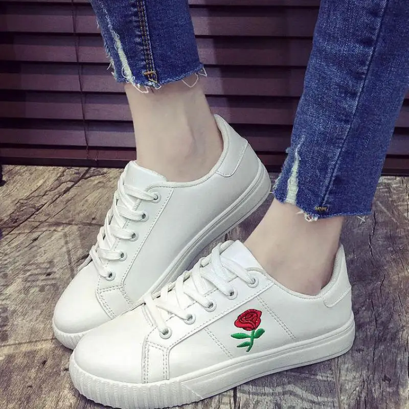 Белая обувь 2017 г. весенне осенняя комфортная для отдыха на плоской подошве