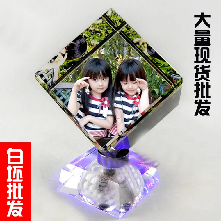 

Оптовая продажа, вращающийся куб с подсветкой, Хрустальный фото куб, Прямая поставка с завода, оптовая продажа, полуфабричная технология