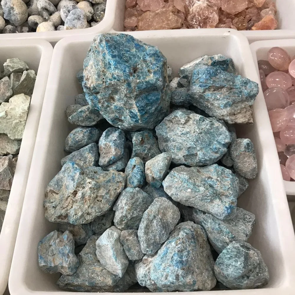Необработанные синие apatite камни и минералы натуральный кристалл кварц для