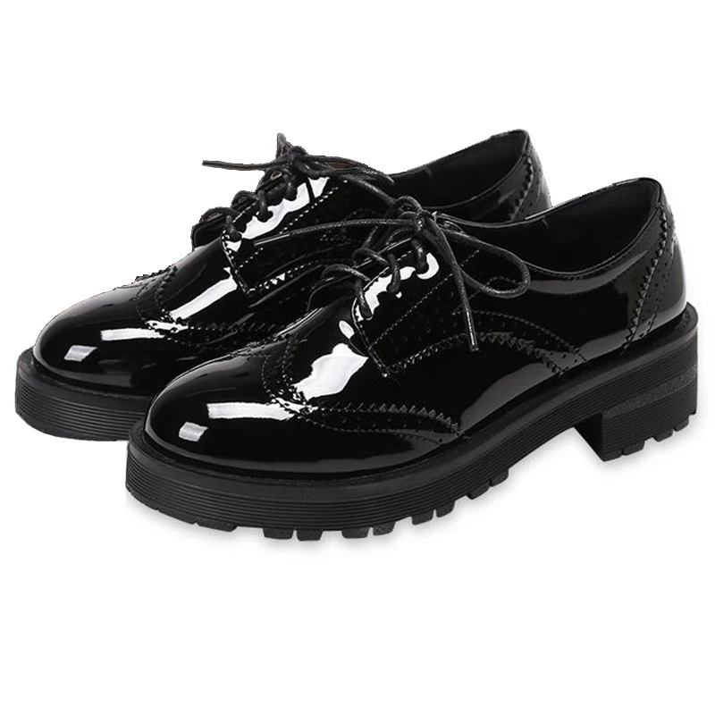 

2021 Retro Oxfords Brogue Women Shoes Fashion Patent Leather Platform Casual Shoes Round Toe Flats Lace Up Plus Size 40 WFS521