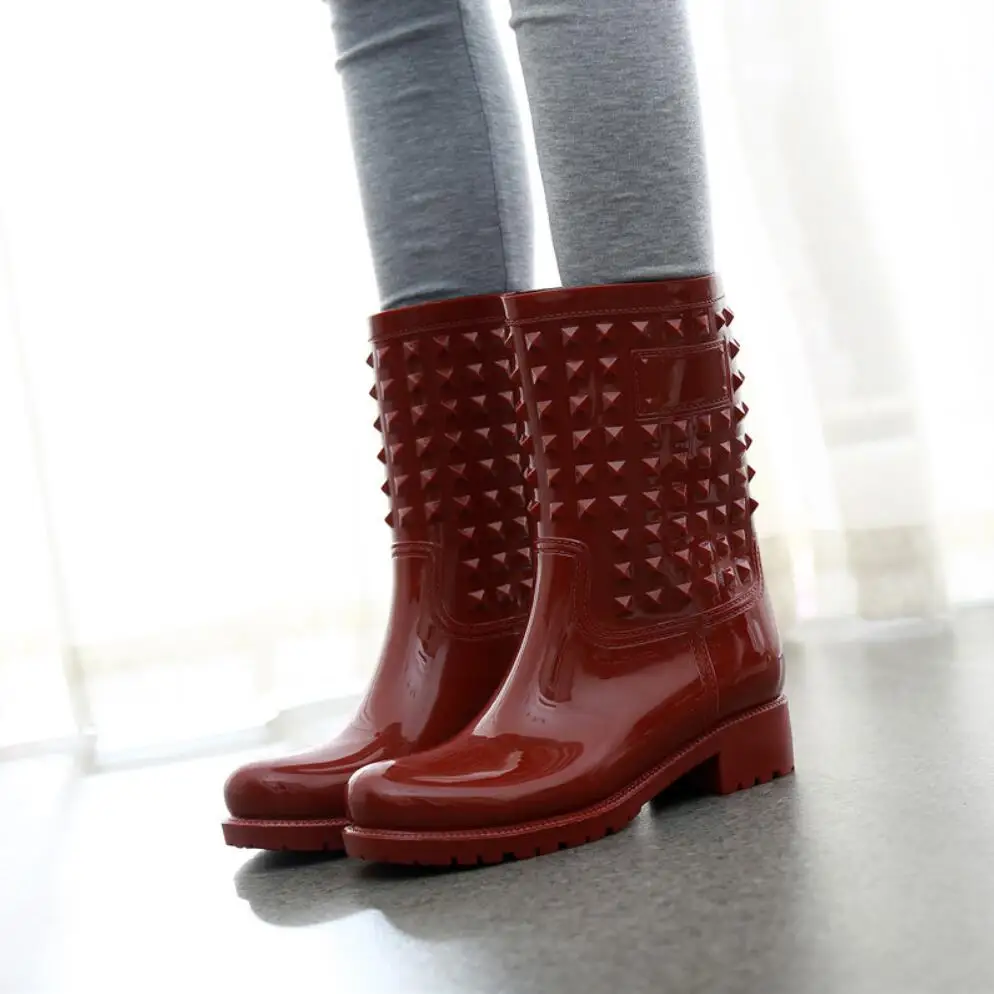 Koovan/непромокаемые сапоги Мода 2017 г. с заклепками Яркие цвета Женские резиновые