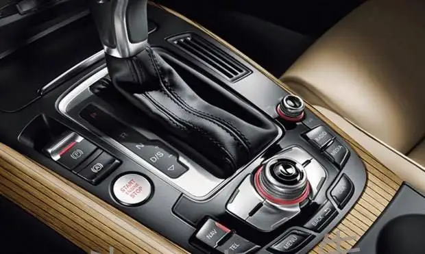 Технический шпон из дуба нарезанный деревянный инженерный E.V. для B9 AUDI 62x250 см