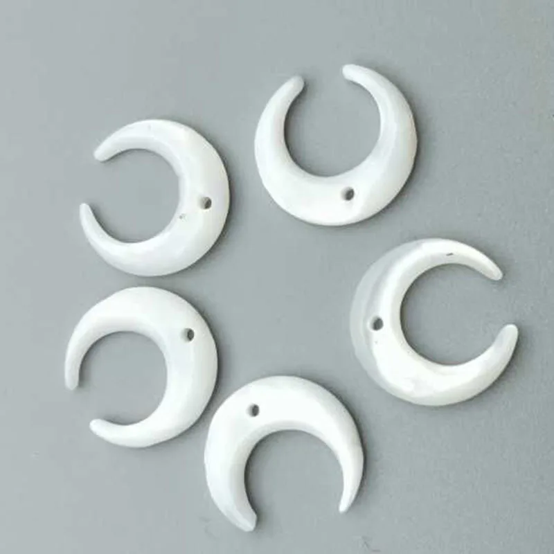 

10Pcs/Pack 12mm Simple Moon Shell Shape Beads White Natural Of Pearl Shell For Diy Female Earrings Necklaces Jewelry Making