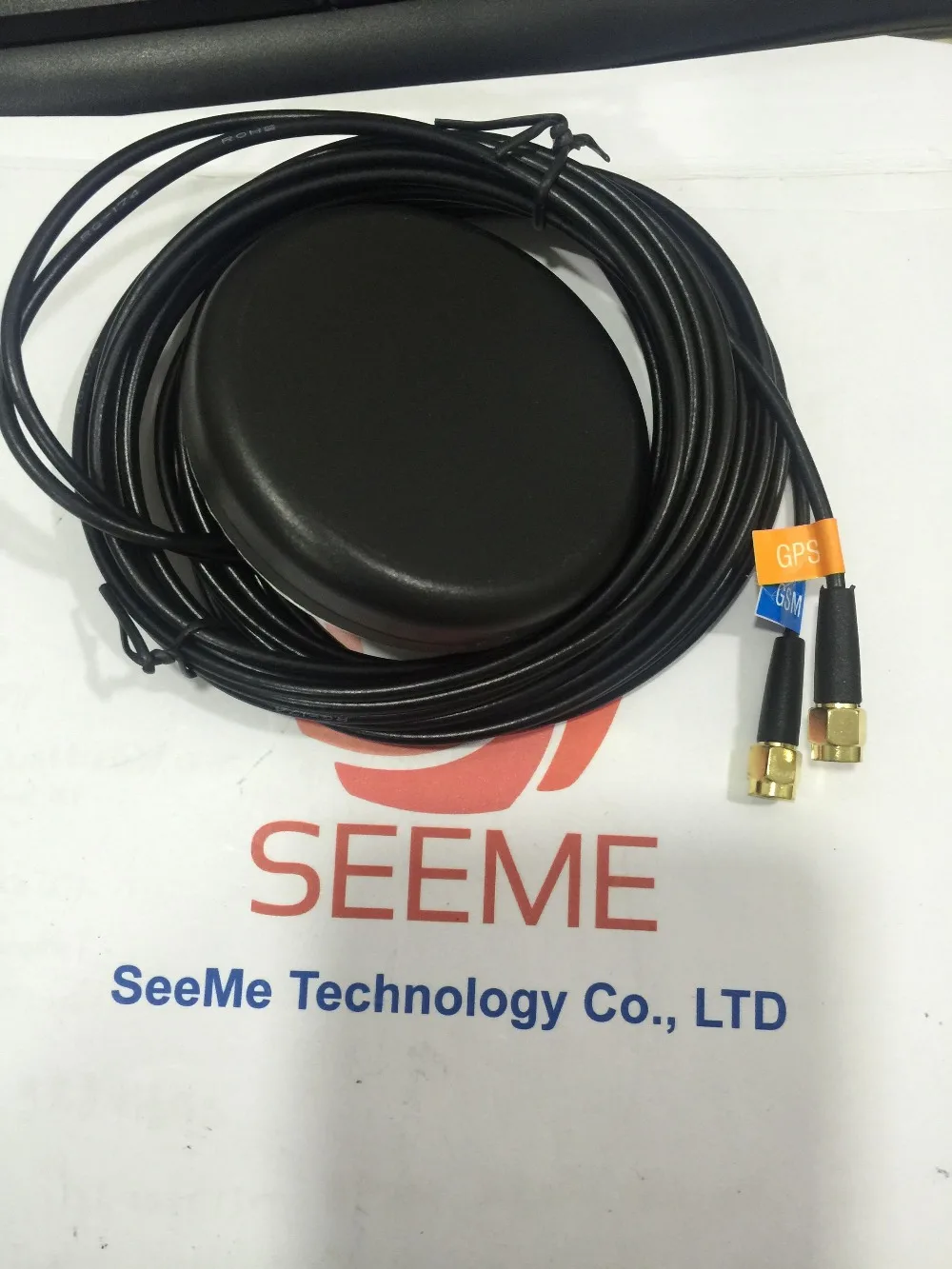 

Combo Antenna - GM120B GPS: 1575.42MHz+3MHz GSM: 824~960 MHz/1710~1990 MHz