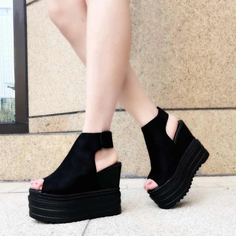 Женские сандалии на танкетке с открытым носком в римском стиле толстой подошве