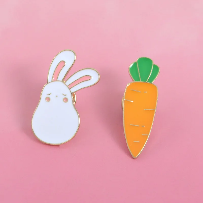 Значок в виде белого кролика с морковкой 2 шт./компл.|Броши| |