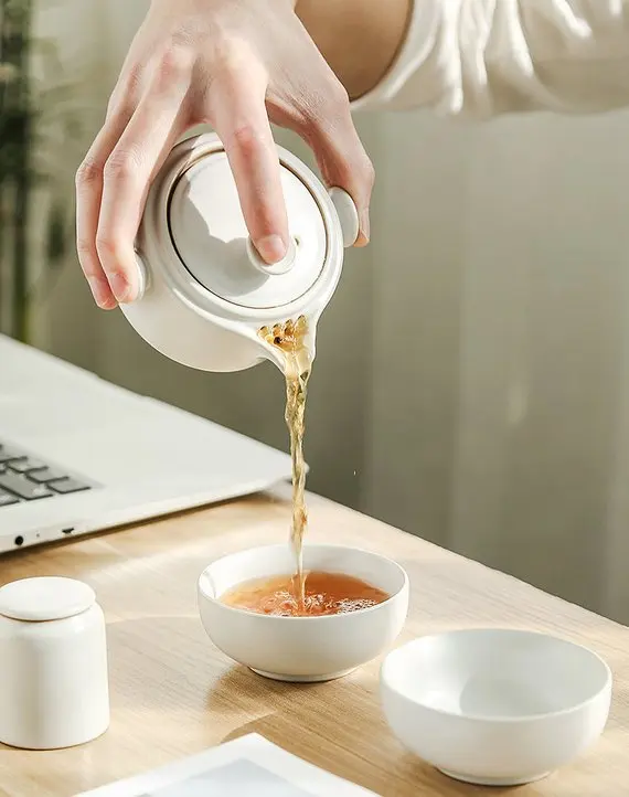 TANGPIN керамика чайник Gaiwan с 2 чашки кофе чай комплект Портативный Путешествия Чайный сервиз, кружка для вина