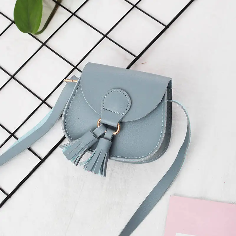 Light blue Новые милые мини-сумки на плечо из искусственной кожи для маленьких девочек, модные однотонные сумки принцессы с кисточками, сумки с перекрестными ремешками, 12*11*5 см - Цвет: Light blue