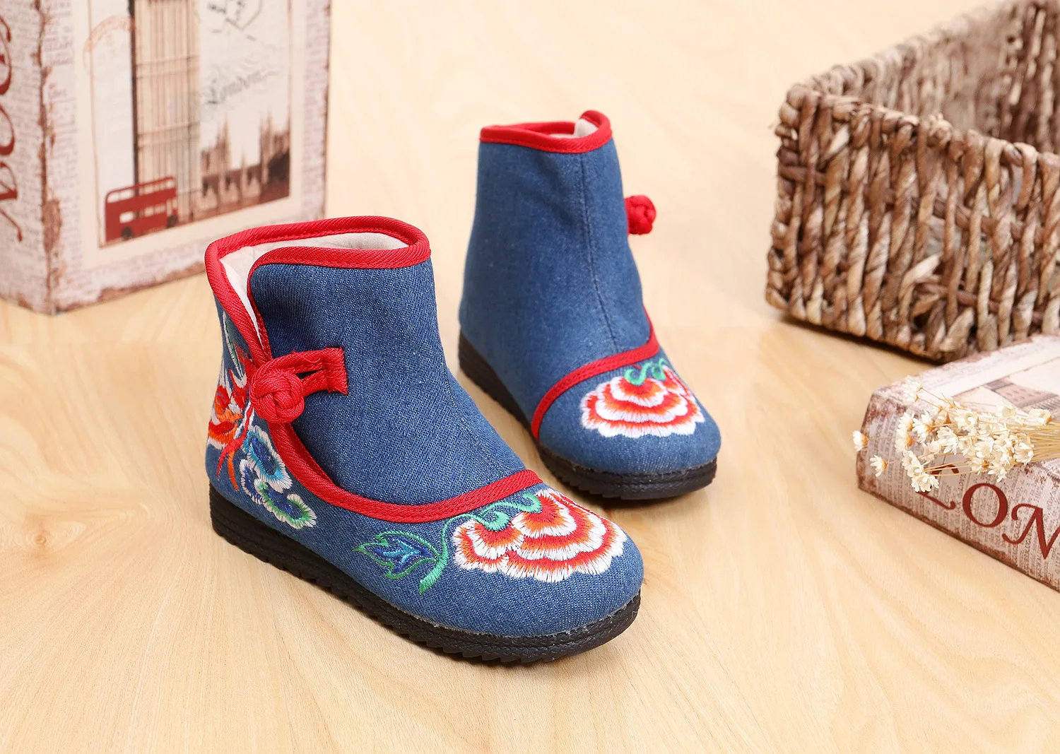 Ботинки для девочек с вышивкой короткие ботинки в национальном стиле осень и