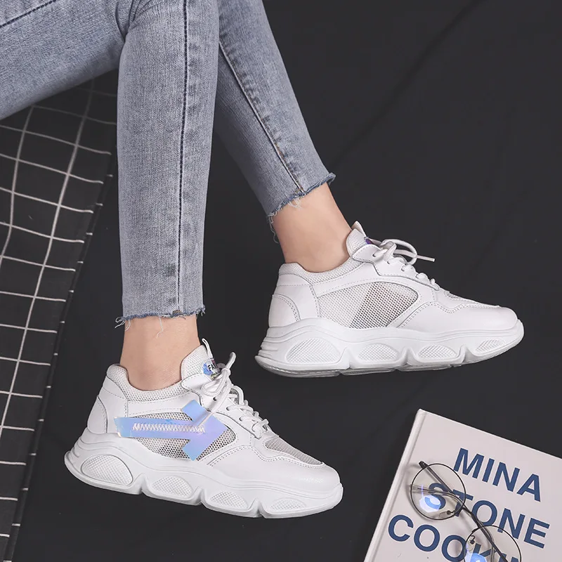 Женская Вулканизированная обувь сетчатые дышащие женские кроссовки белые на