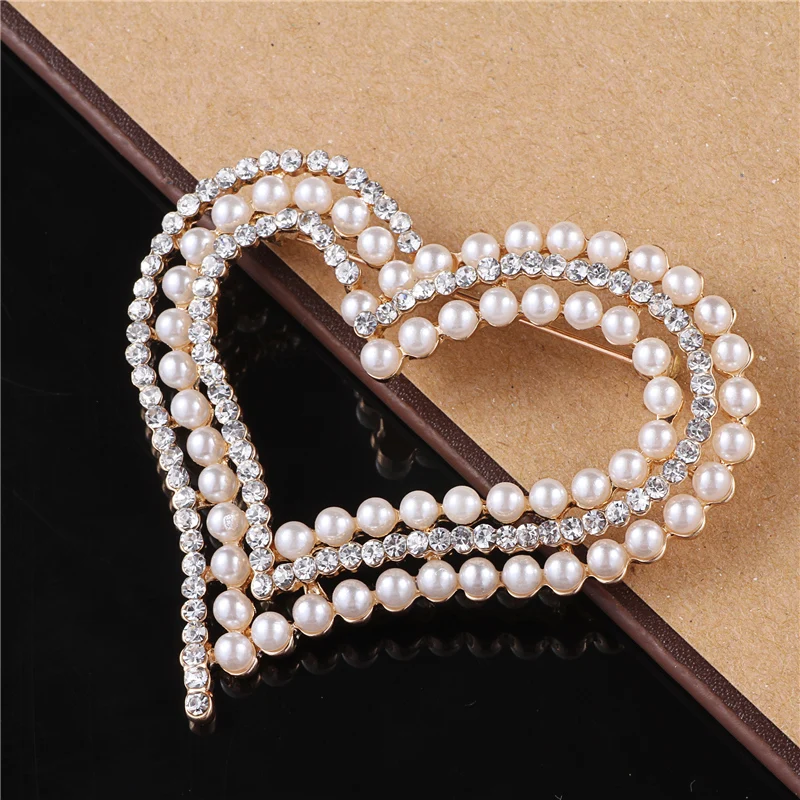 Элегантные жемчужные в форме сердца виде с кристаллами из горного