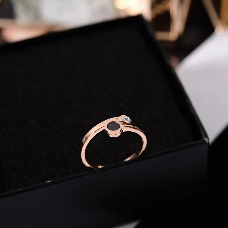 

YUN RUO 2018 New Fashion Roman Numerl Round Ring Rose Gold Color Woman Gift Party Titanium Steel Jewelry Top Quality Never Fade