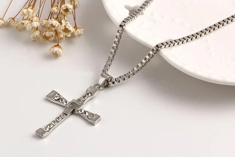 Чешский дрель ожерелье быстрый и яростный человек крест классический мода