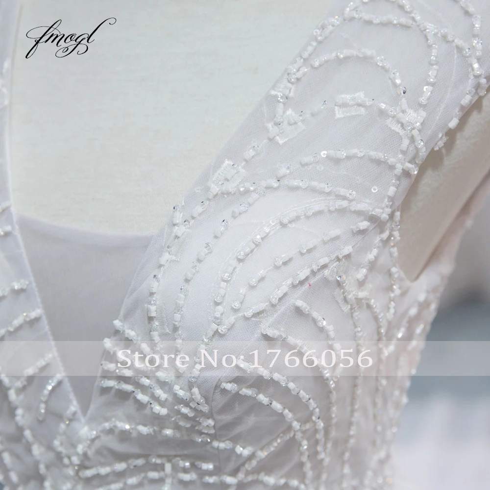 

Fmogl Sexy Backless Beaded Ball Gown Wedding Dresses 2019 V Neck Chapel Train Pearls Tulle Bride Gwon Vestido De Noiva