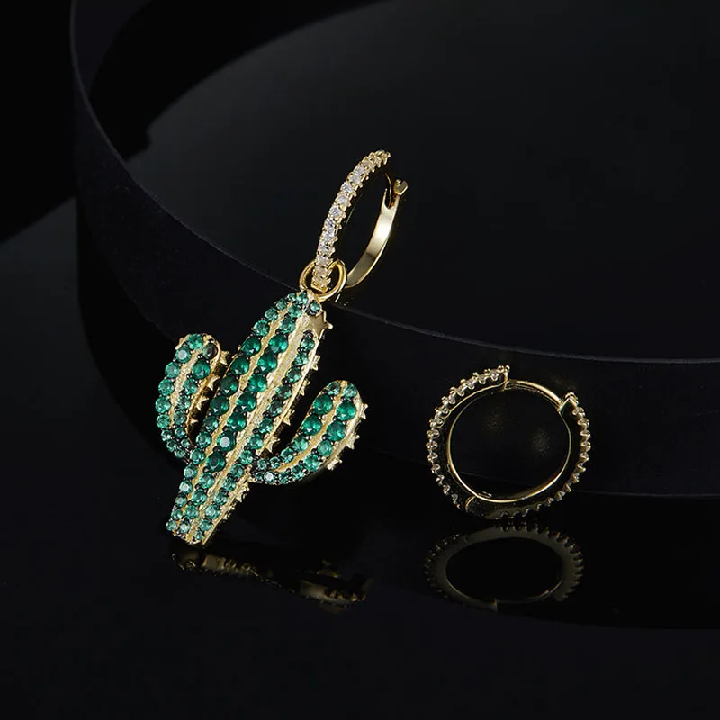 Серьги кактус женские Асимметричные из серебра 925 пробы с зеленым фианитом |