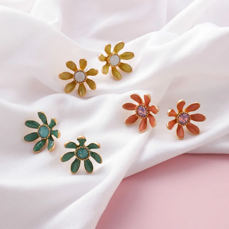 Модные женские серьги гвоздики с фианитами в виде растений модные простые