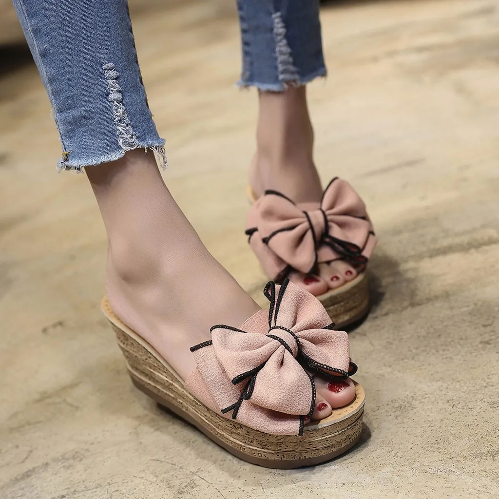 Женская однотонная замшевая обувь с бантом цветные шлепанцы на танкетке