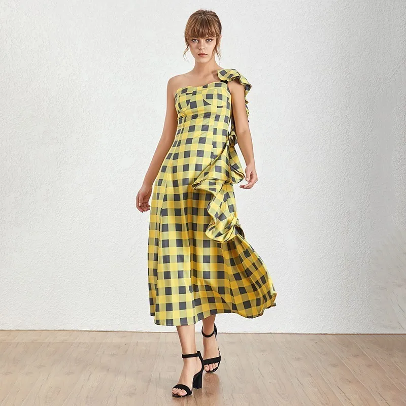 Yellow TWOTWINSTYLE асимметричное женское платье без рукавов на одно плечо с высокой талией и оборками, клетчатые платья миди, женская мода, лето - Цвет: Yellow