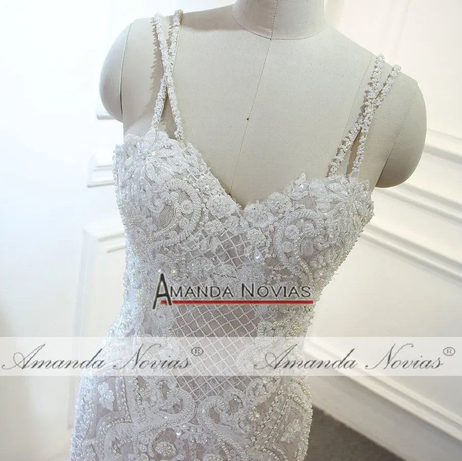 Свадебное платье русалки Amanda Novias роскошное кружевное на тонких бретельках с