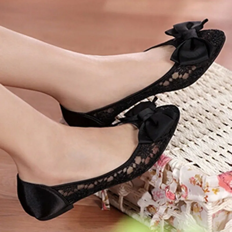 New 2021 Fashion Round Toe Breathable Lace Ballet Flats for Women Sexy Pointed Slip-on Women Lace Flats Ladies Wedding Shoes 41