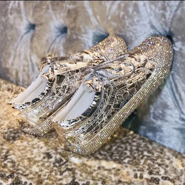 Новинка 2020 года Модная повседневная обувь Женские кроссовки со стразами Обувь на