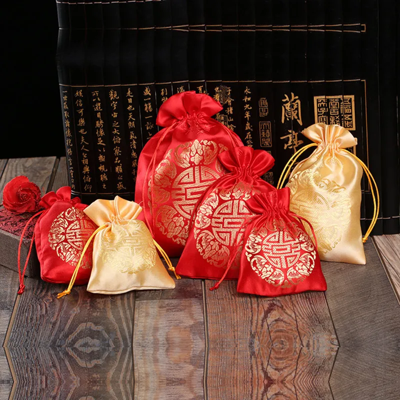 

Festive Supplies 50 PCS/lot Gorgeous Brocade Wedding Candy Bags Joyful Gift Bags Auspicious Bride Jewel Bag New Year Red Pocket