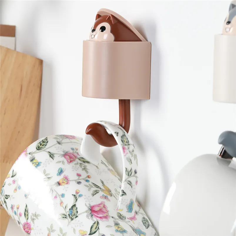 Творческий с мультяшной белкой крюк в стену прямой клейкие домашние тапочки