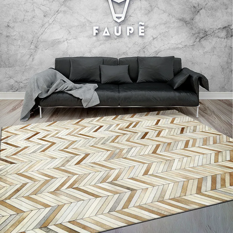 Роскошный прикроватный коврик из воловьей кожи со швами и бриллиантами в полоску