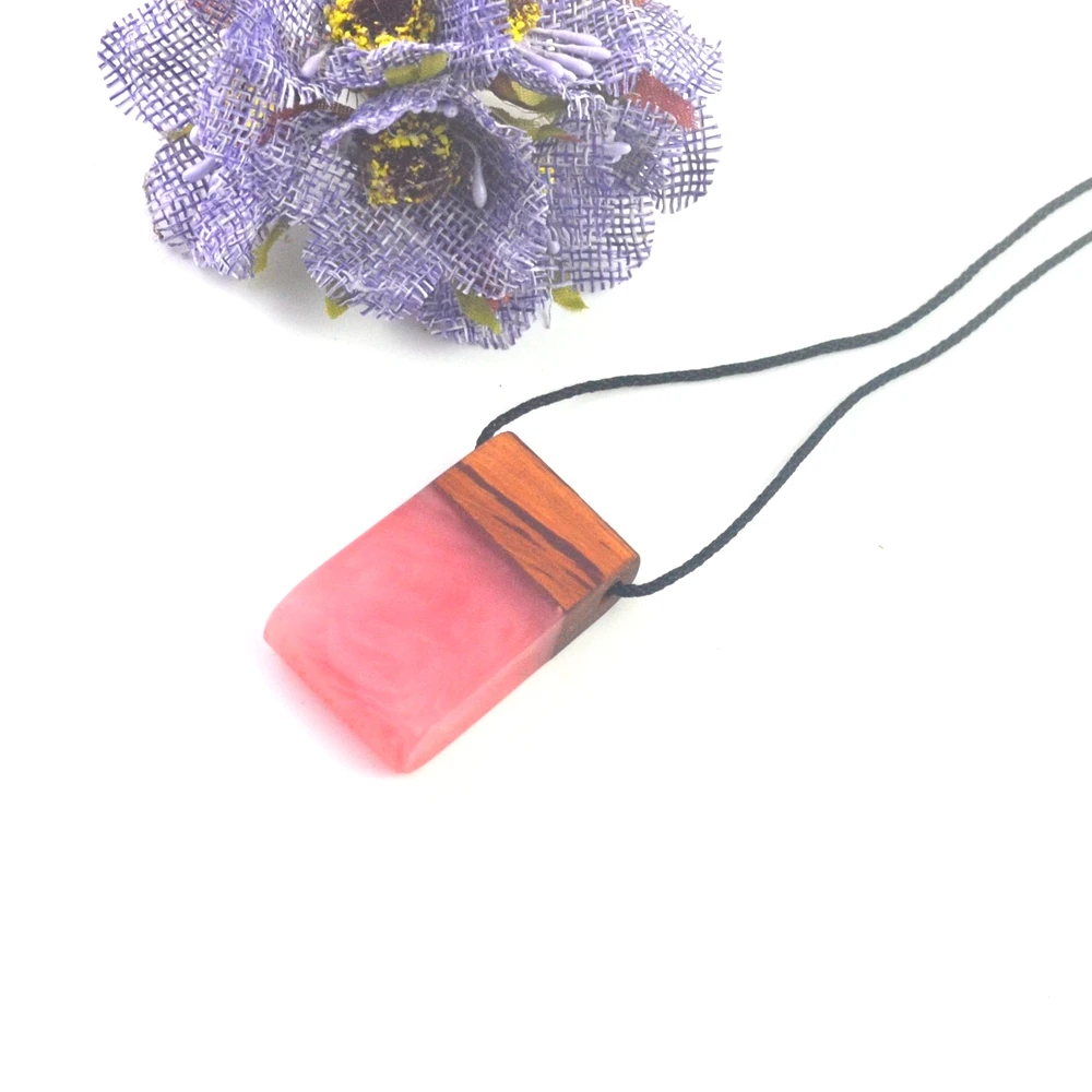 Кулон ожерелье специализируется на производстве деревянных ювелирных изделий