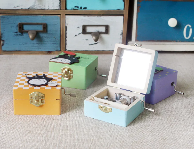 Механическая винтажная музыкальная шкатулка Тоторо квадратная деревянная для