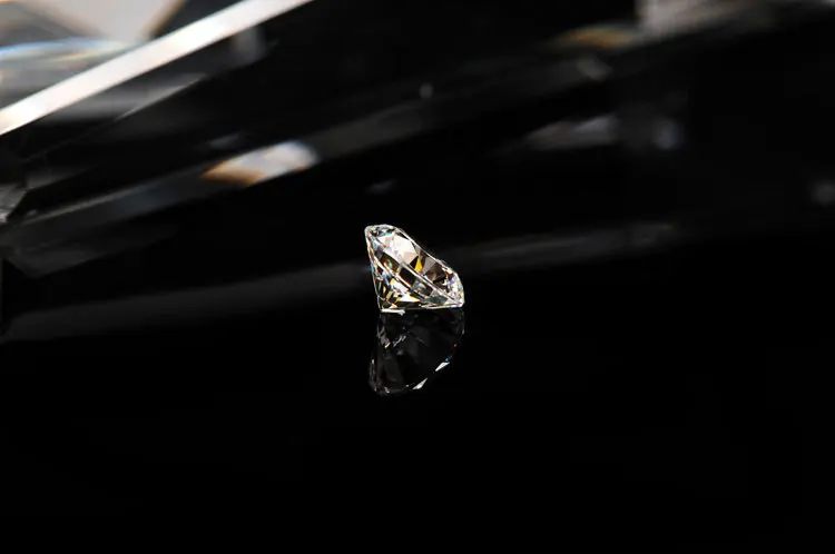 Синтетические алмазы 0.6ct натуральный камень муассант сертификат 5 мм VV1 тест на