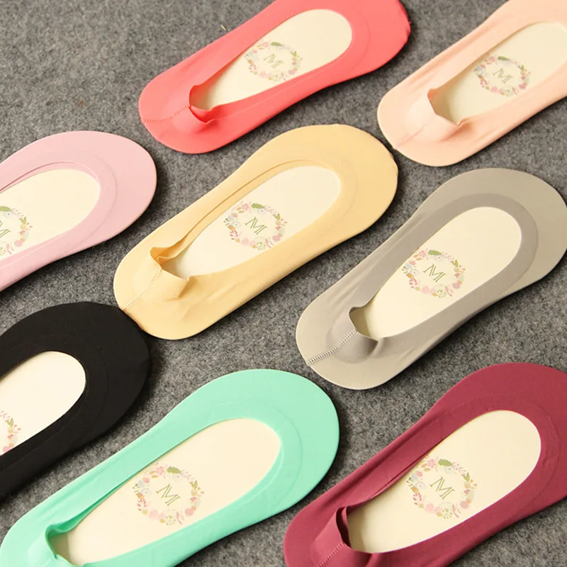 5 paris = 10 pieces of Korea non-trace summer, shallow mouth ice silk socks slippers Female silica gel  the socks slippery