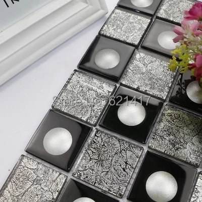 Черно-золотой серебряной расцветке с украшением в виде кристаллов