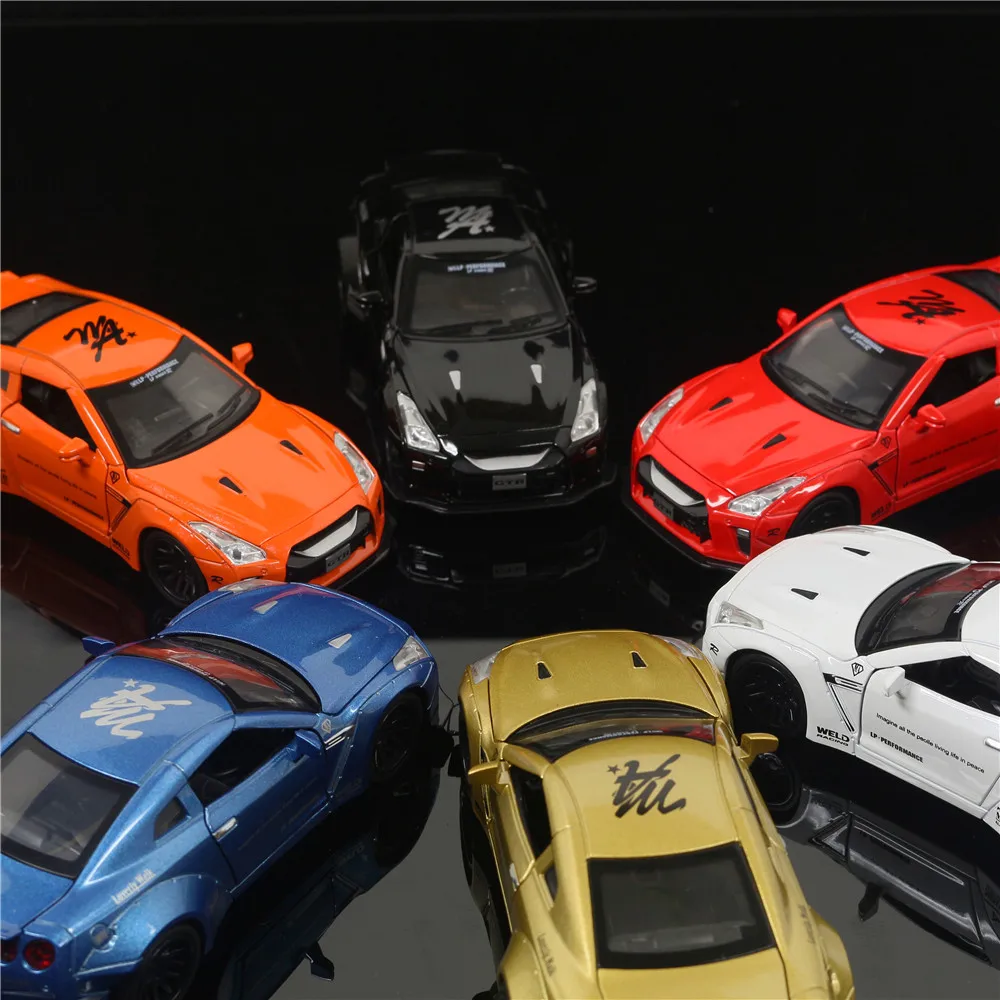 1:32 Nissan GTR, модель автомобиля из сплава, звук и светильник, оттягивающийся автомобиль, литье под давлением, электронные игрушечные машинки, подарок на день рождения