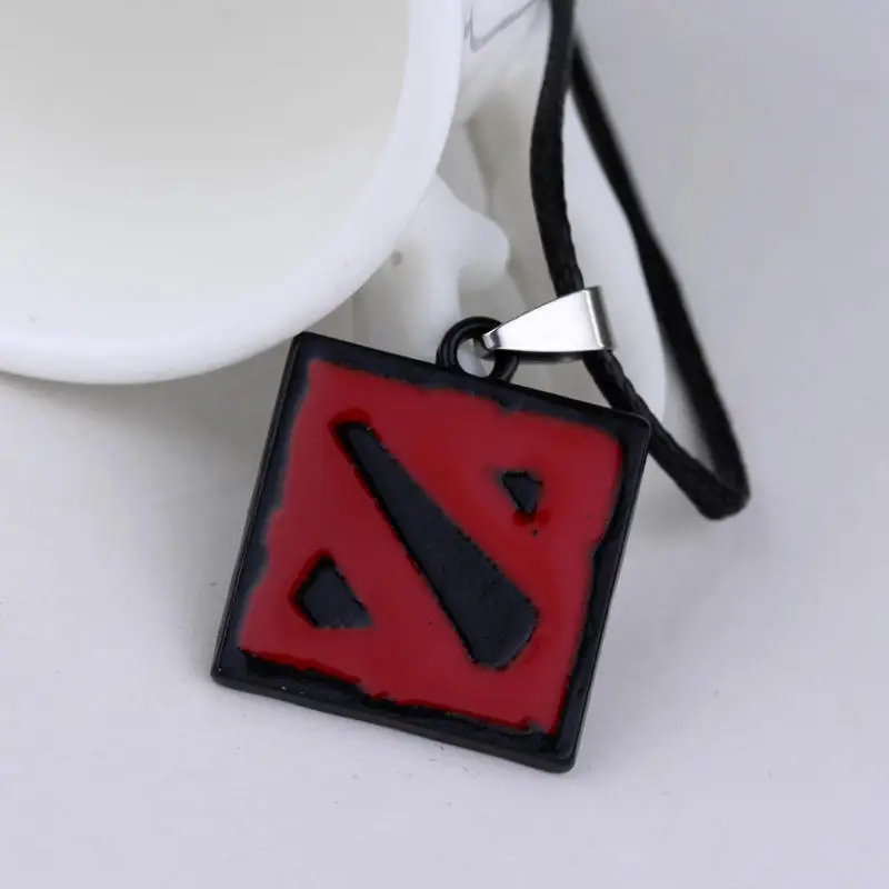 Ожерелье Dota 2 того же цвета черная и красная эмаль квадратная веревка кожаные