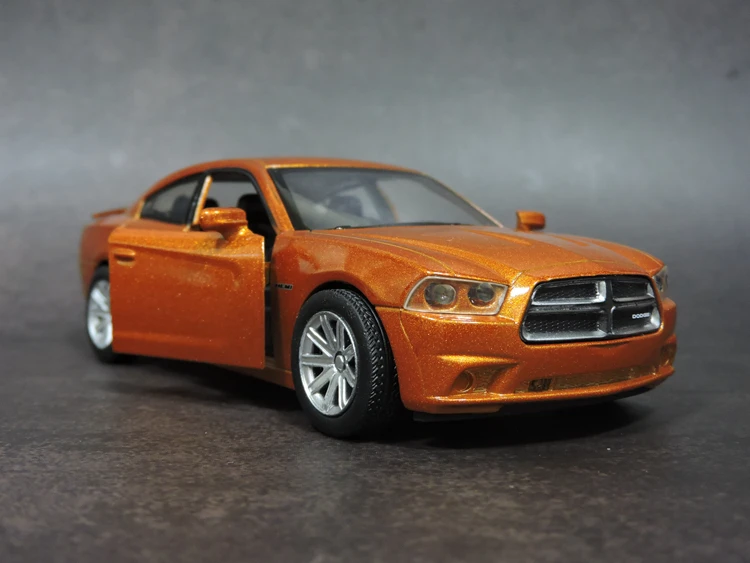 Новая специальная металлическая модель эвакуатора 1/32 Dodge Зарядное устройство Автомобильный Настольный дисплей Коллекция Модель игрушки для детей