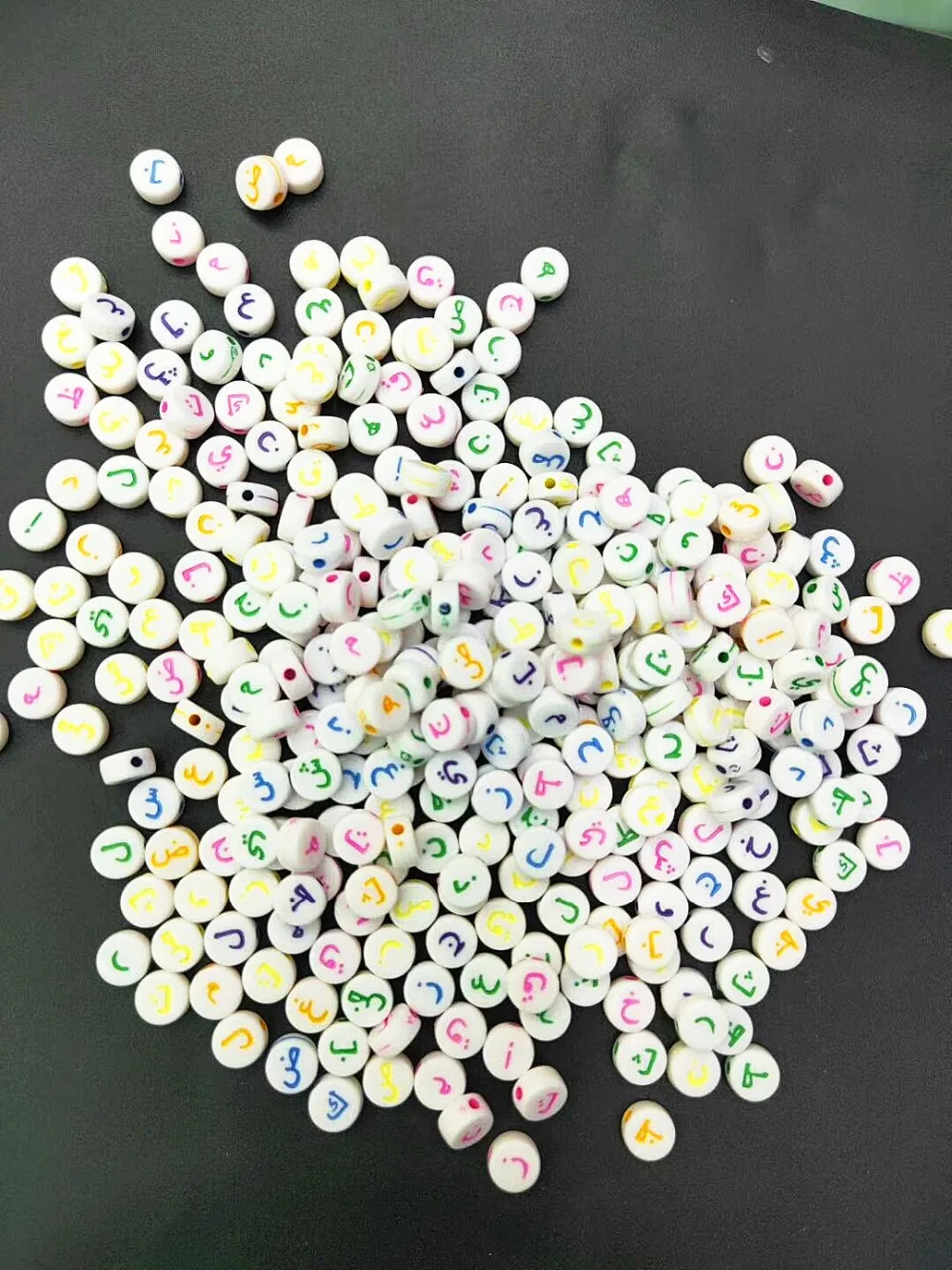 Модные круглые акриловые бусины с арабским алфавитом DIY разноцветные буквы