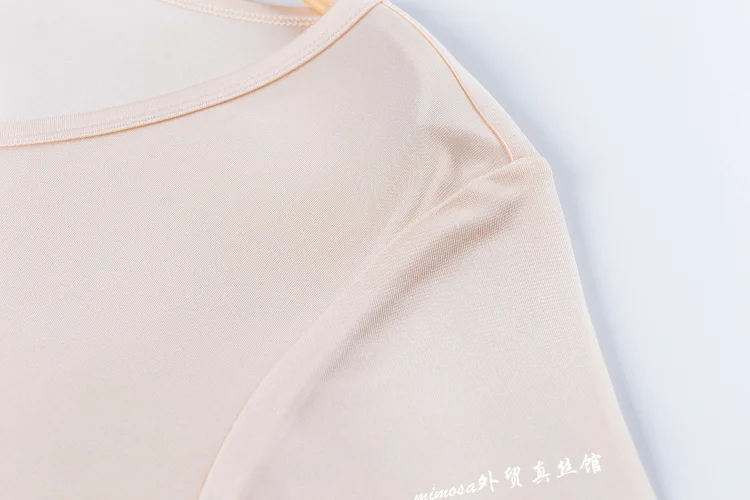 Женские футболки с коротким рукавом и V-образным вырезом из 50% шелка вискозы