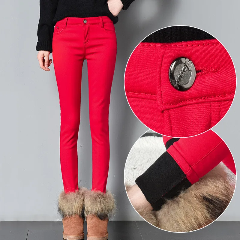 Новая модель женщин которая греет узкие джинсы с толстым бархатным оттенком