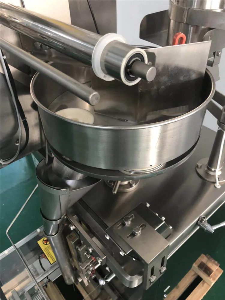 Малый арахисовый пластик упаковочная машина сахар вертикальный для гранул