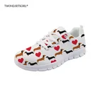 Женские сетчатые кроссовки twoheart, Белые Повседневные кроссовки с принтом таксы, прогулочная обувь на плоской подошве, дышащая обувь для весны и лета, 2019