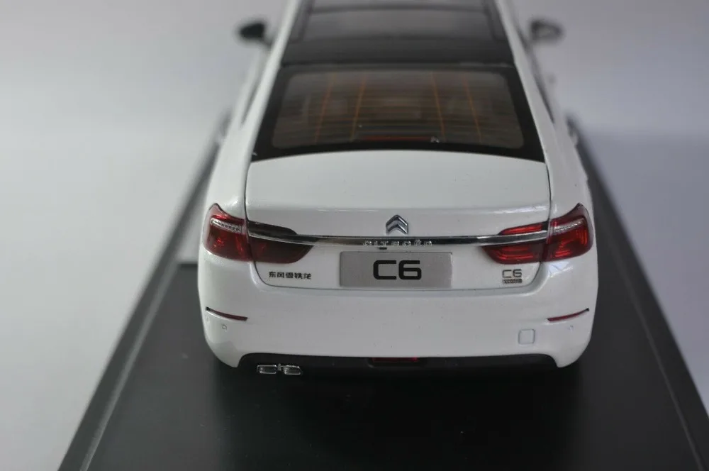 1:18 литья под давлением модель для Citroen C6 Белый Седан сплав игрушечный автомобиль миниатюрная коллекция подарок c-quatre
