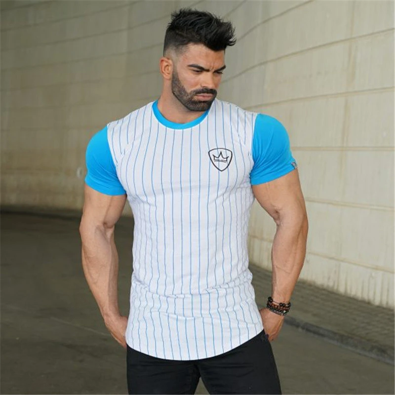 Фото 2018 лето новый стиль Узкие вставки футболка Фитнес Бодибилдинг майка Slim fit Мода 2018 лето новый стиль Узкие вставки футболка Фитнес Бодибилдинг майка Slim fit Мода