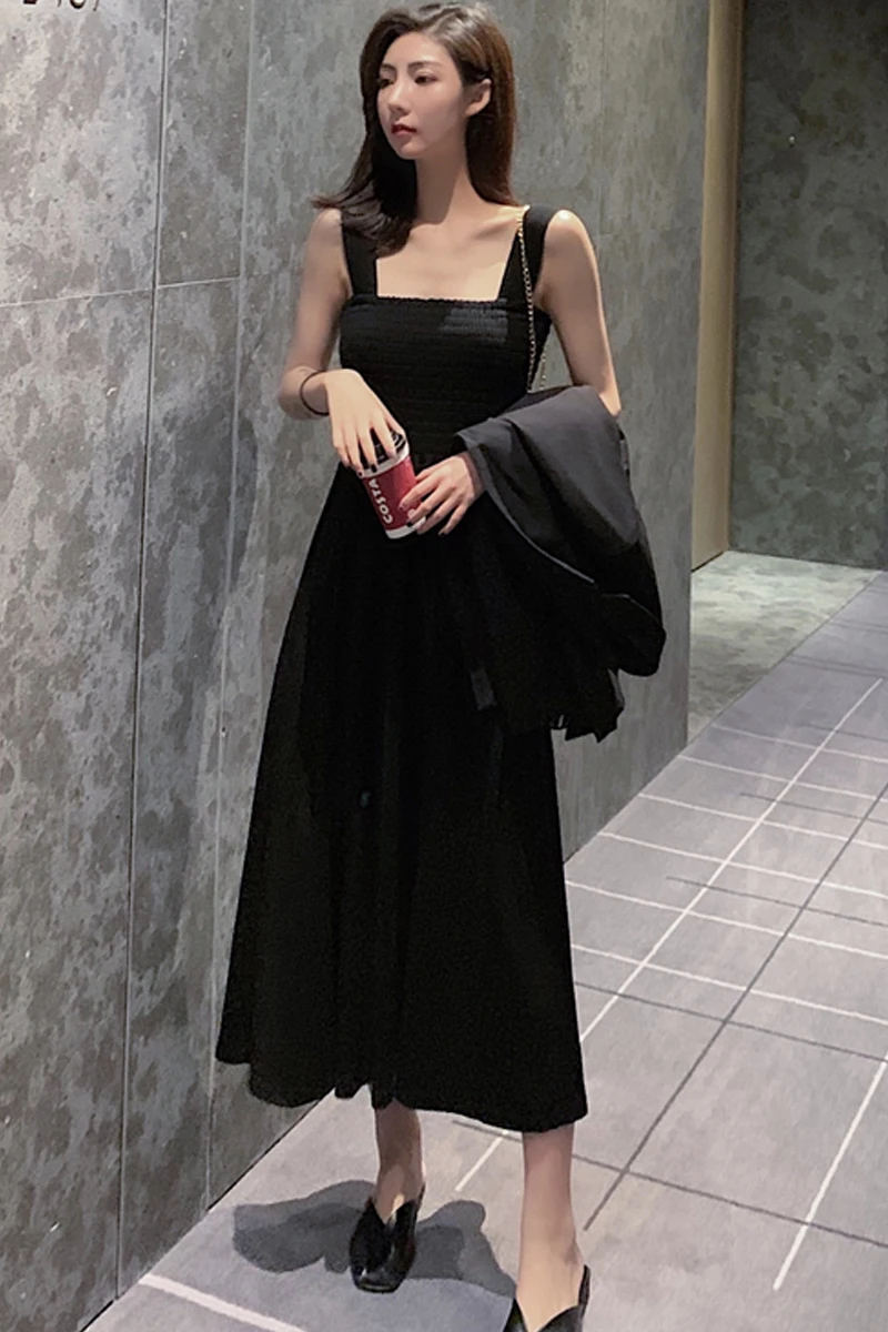 Приталенное платье женское одноцветное свободное тонкое большой размер без