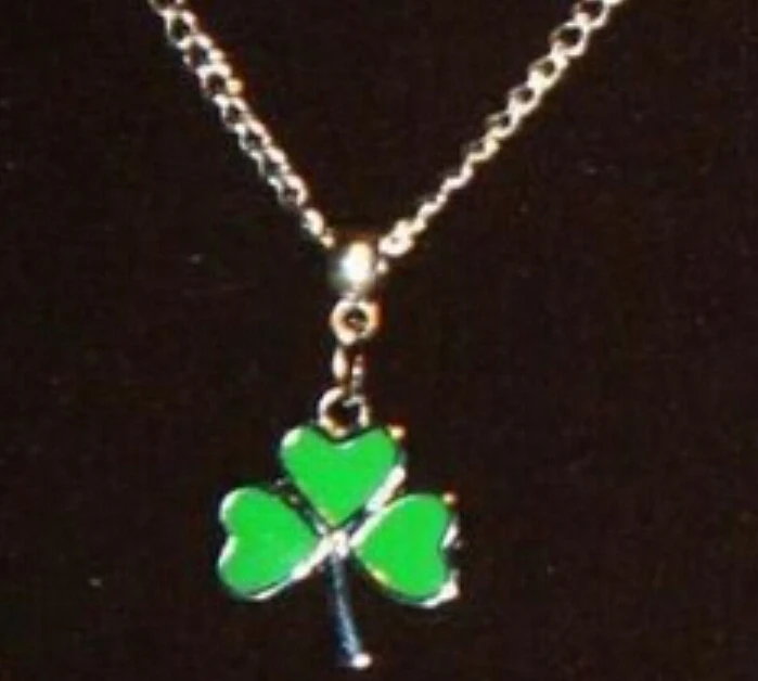 Hot 10pcs Fashion jewelry &quot Irish four - leaf clover Charms Pendant Necklaces For Women men Holiday gifts | Украшения и