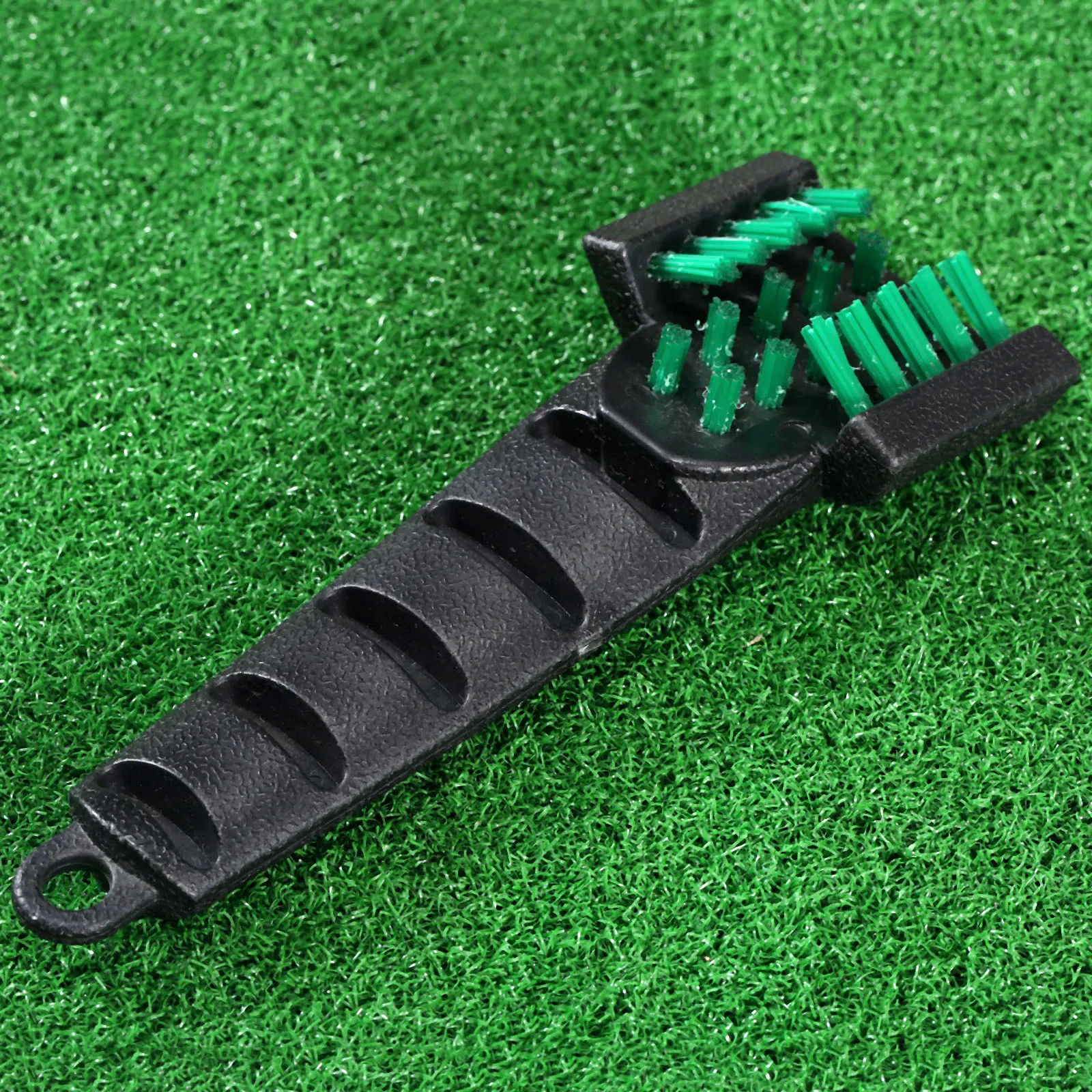 Новый гольф щетка зажим нейлоновая щетина анти скольжения зажимы для мячи гольфа