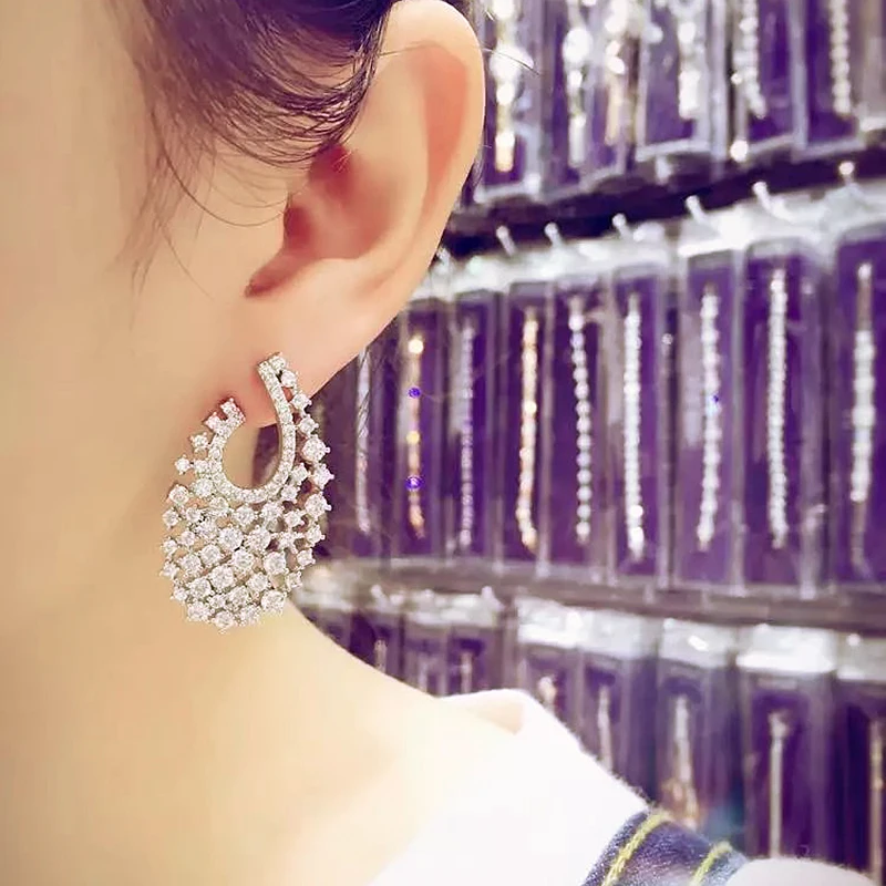 

New Design New Arrival Elegant Romatic Statement Micro-inserts Round Crystal Big Stud Earrings Wedding Gift for Woman GLE5336